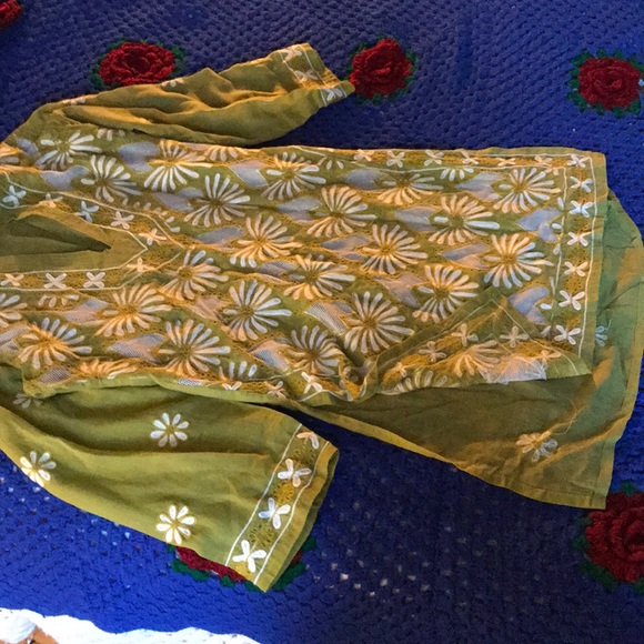 ‼️SOLD‼️$15 Gorgeous Cotton Tunic - Picture 2 of 4